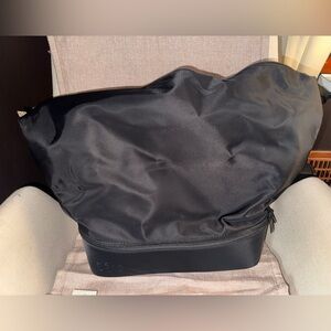 Beis Crescent Weekender in Black